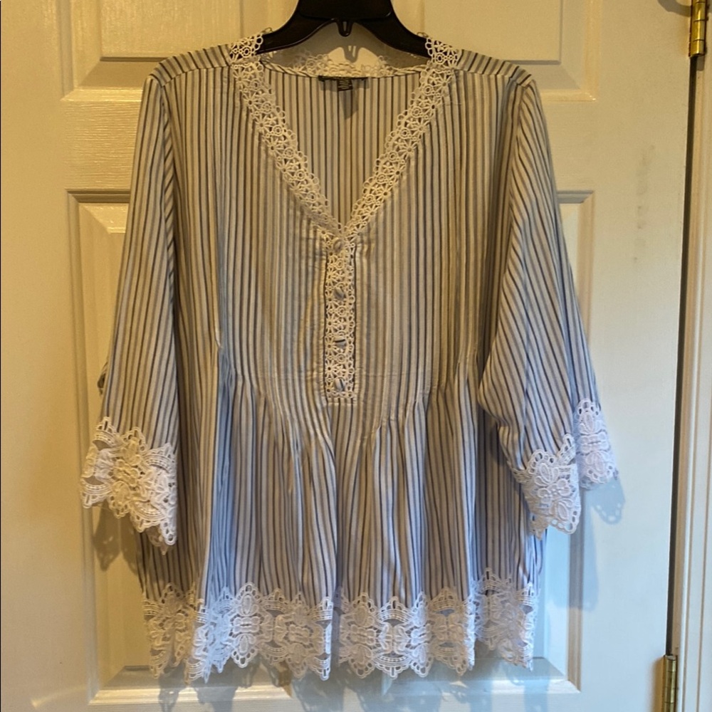 Chelsea & Theodore Navy and White Lace Blouse size 1X